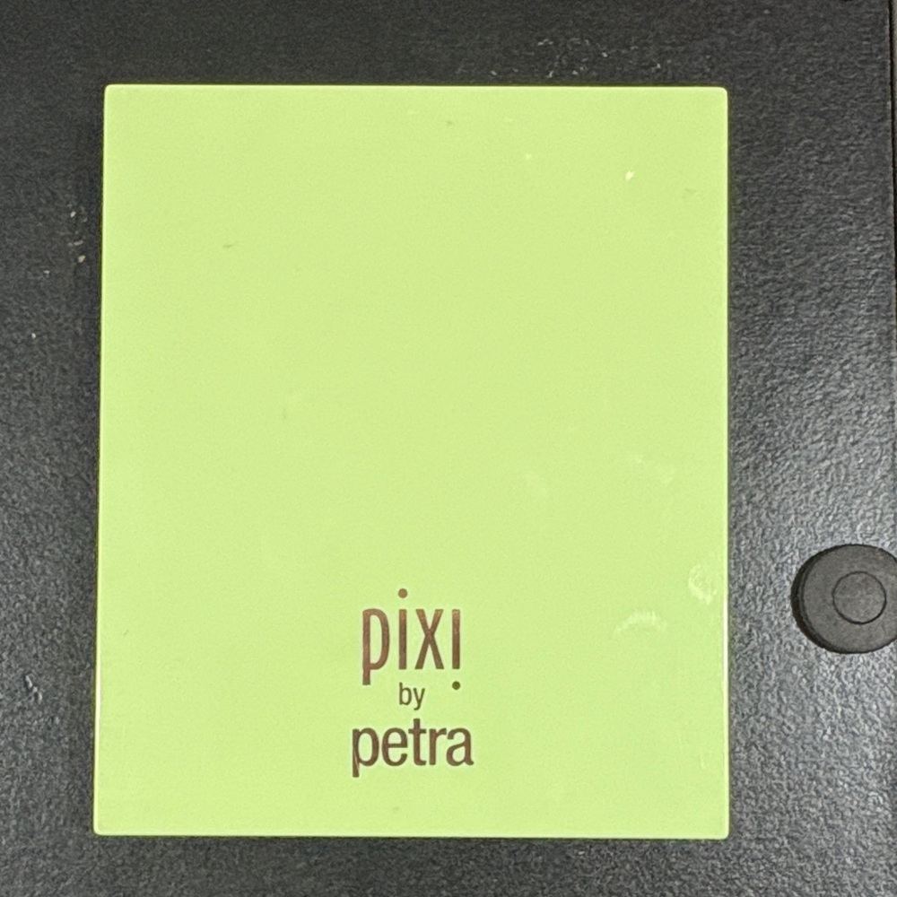 Pixi by Petra- hazelnut haze Eyeshadow Palette